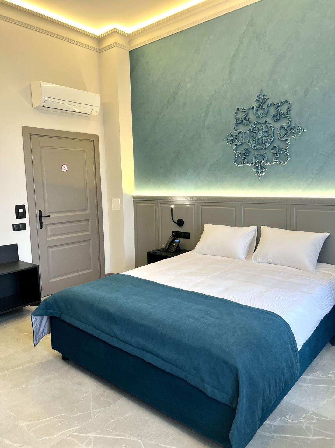 Exclusive, Double Bed