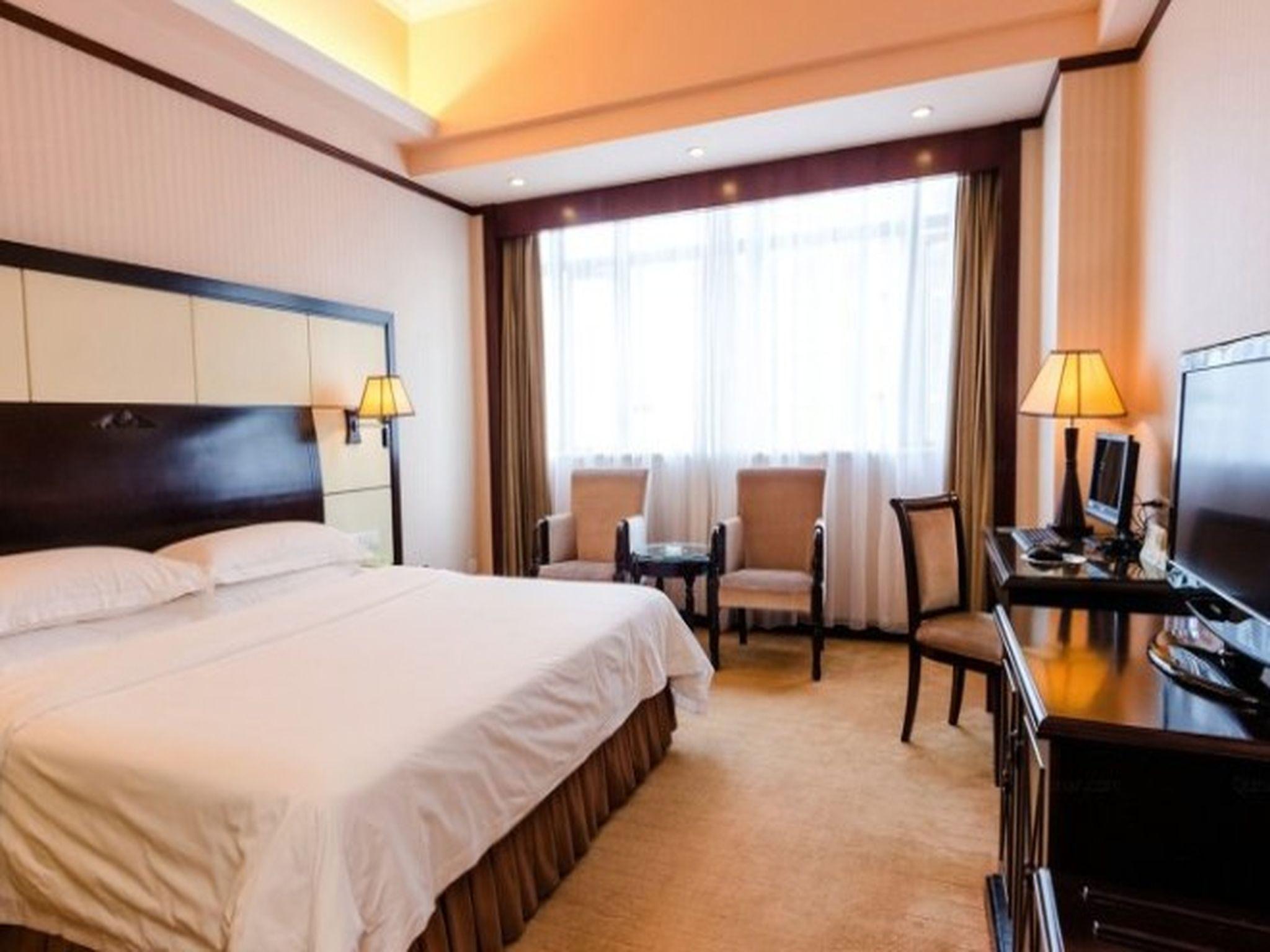 Vienna International Hotel (Shenzhen North Railway Station) 16/54