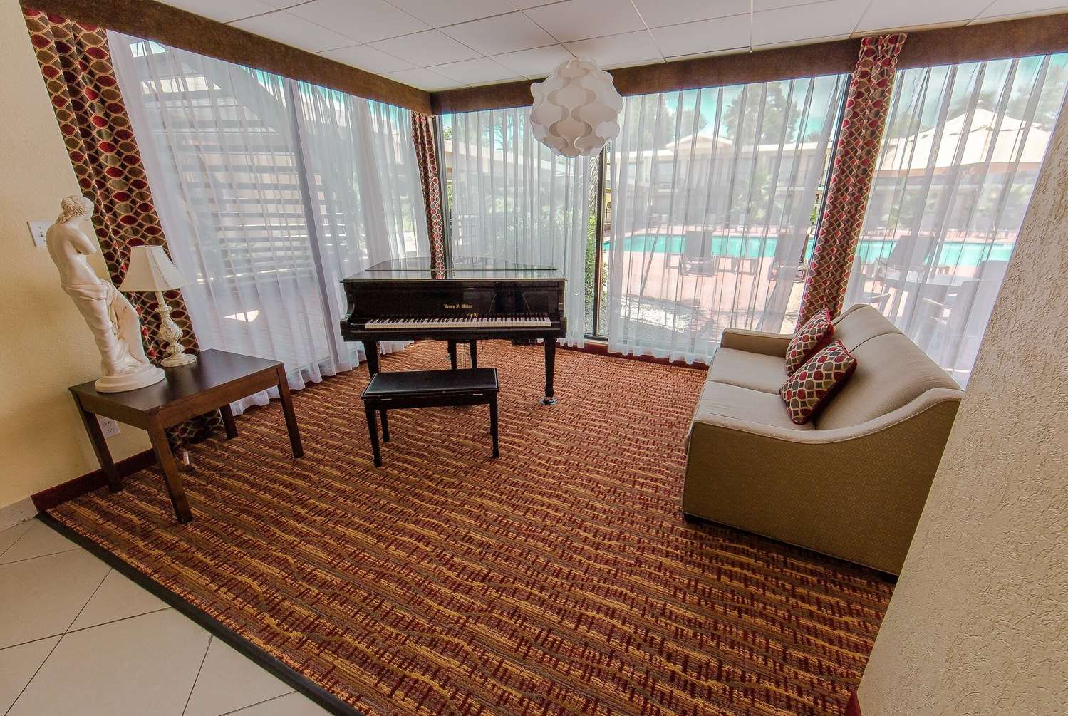 Ramada By Wyndham Houston Intercontinental Airport East 16/33