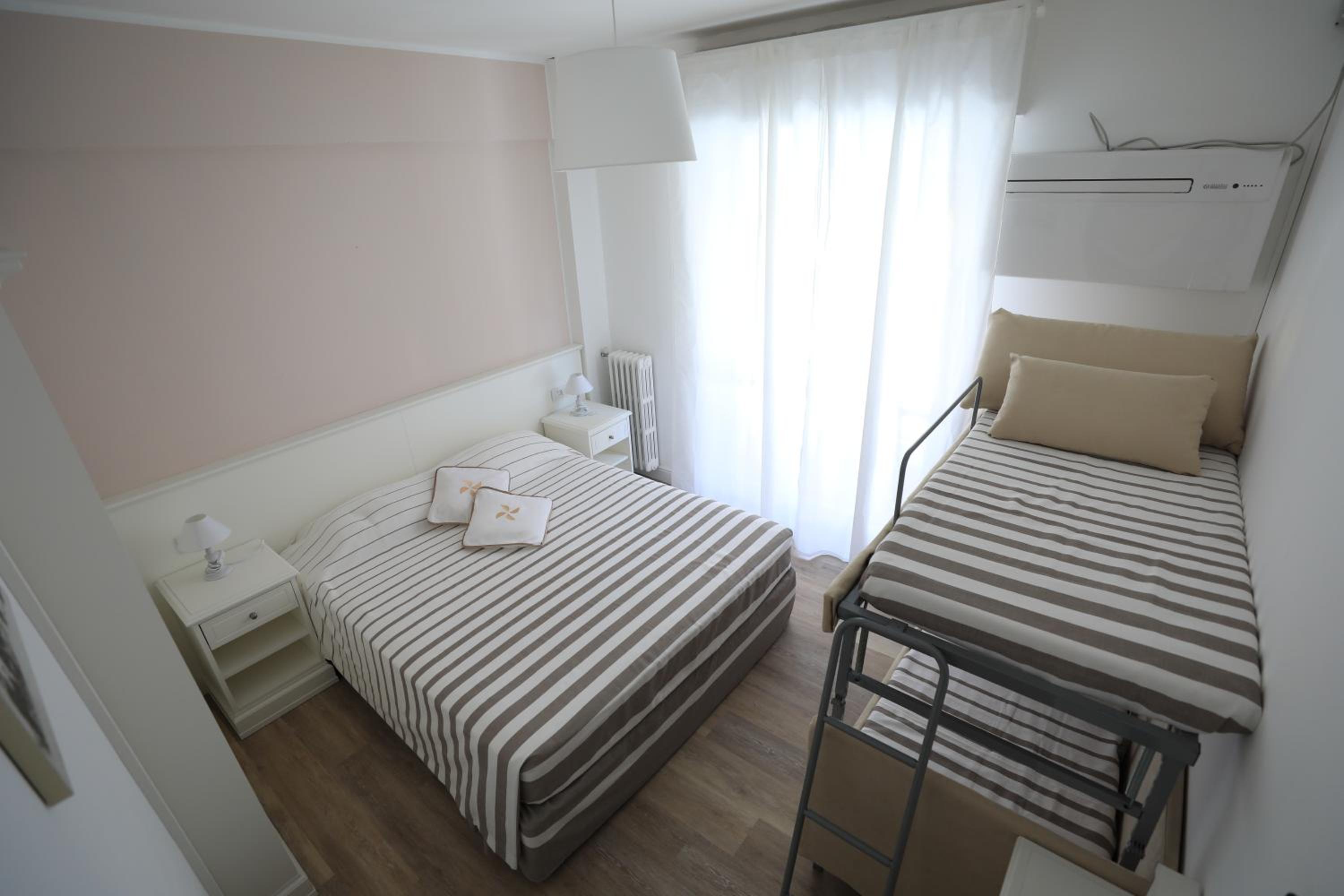 Room at Hotel Continental Pietra Ligure, PIETRA LIGURE