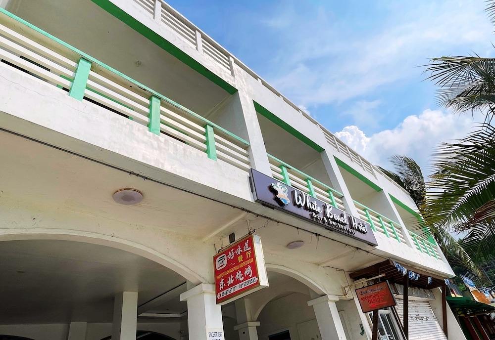 White Beach Hotel Bar And Restaurant 12/90