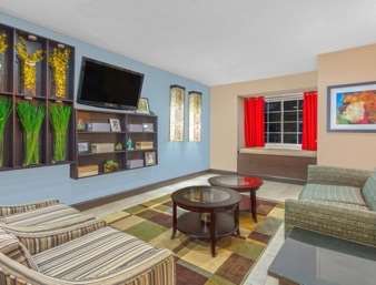 Microtel Inn & Suites by Wyndham Greenville / Woodruff Rd 18/28