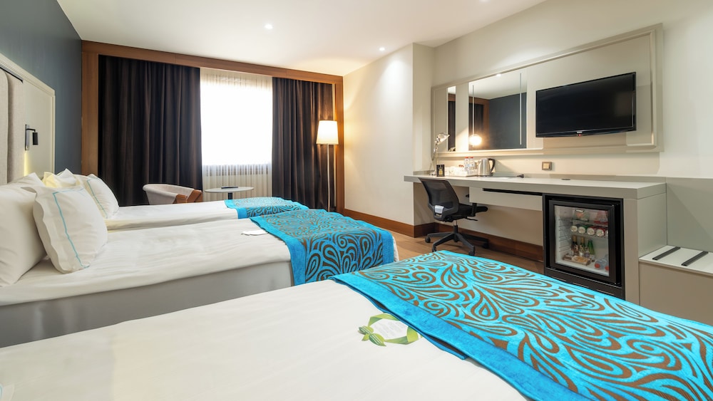 Deluxe, Triple, 3 Beds, Teymur Continental Hotel 8/10