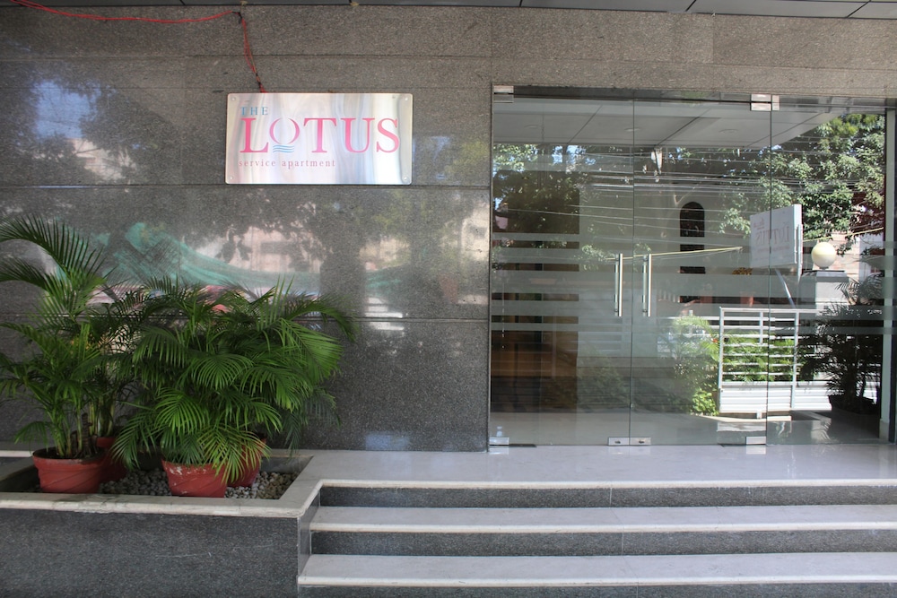 THE LOTUS SERVICE APARTMENTS - BURKIT ROAD 4/45
