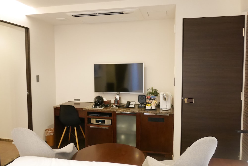 Breath Hotel 35/48