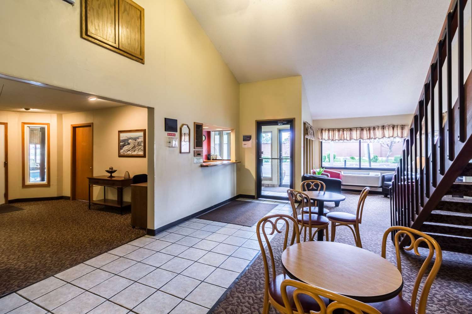 Rodeway Inn Red Wing, MN 23/44
