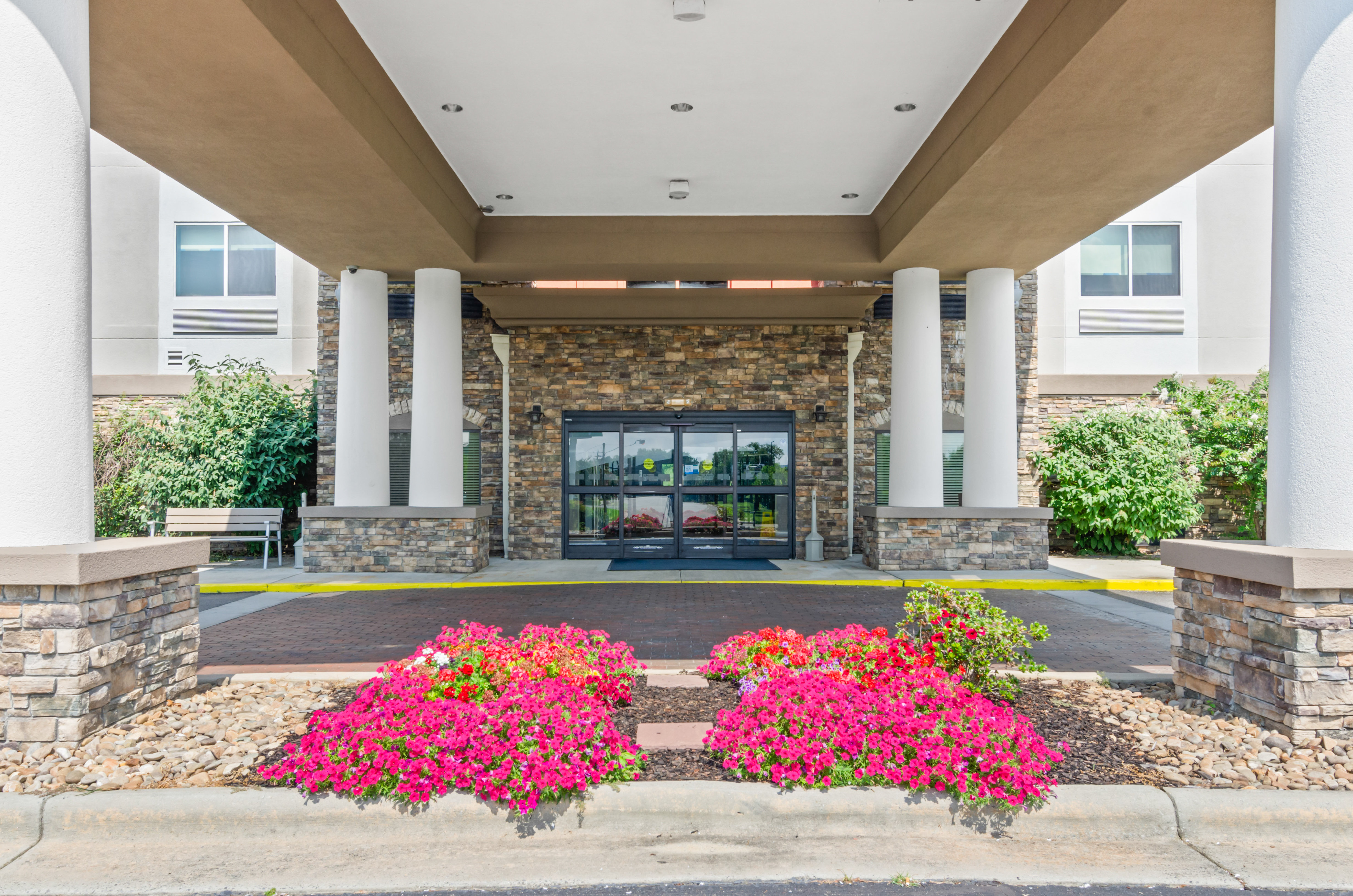 Holiday Inn Express Hotel And Suites Mount Airy 11/60