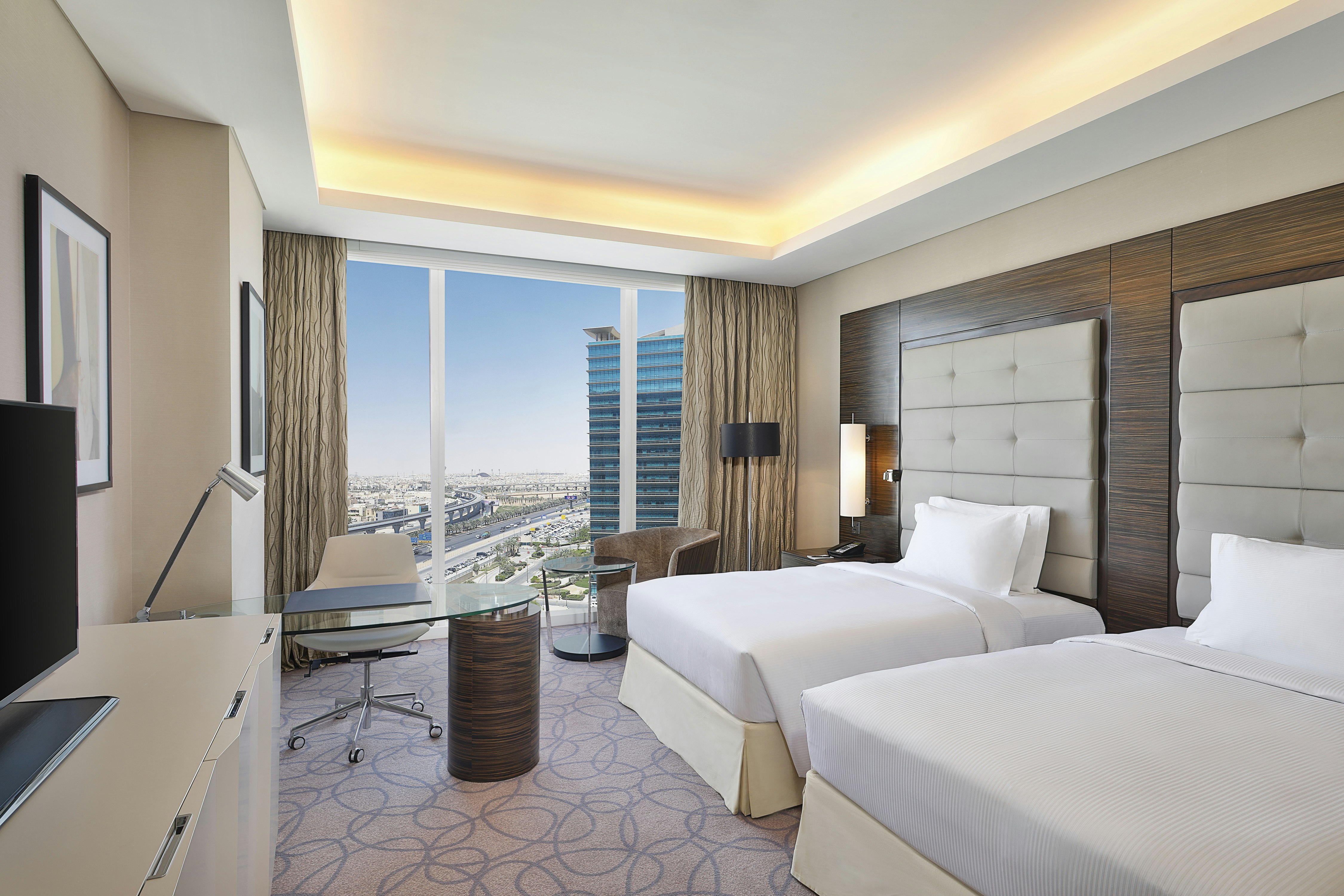 EXECUTIVE, TWIN BEDS