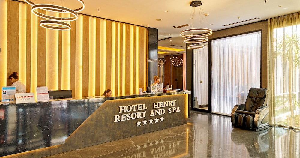 HENRY RESORT & SPA 9/62