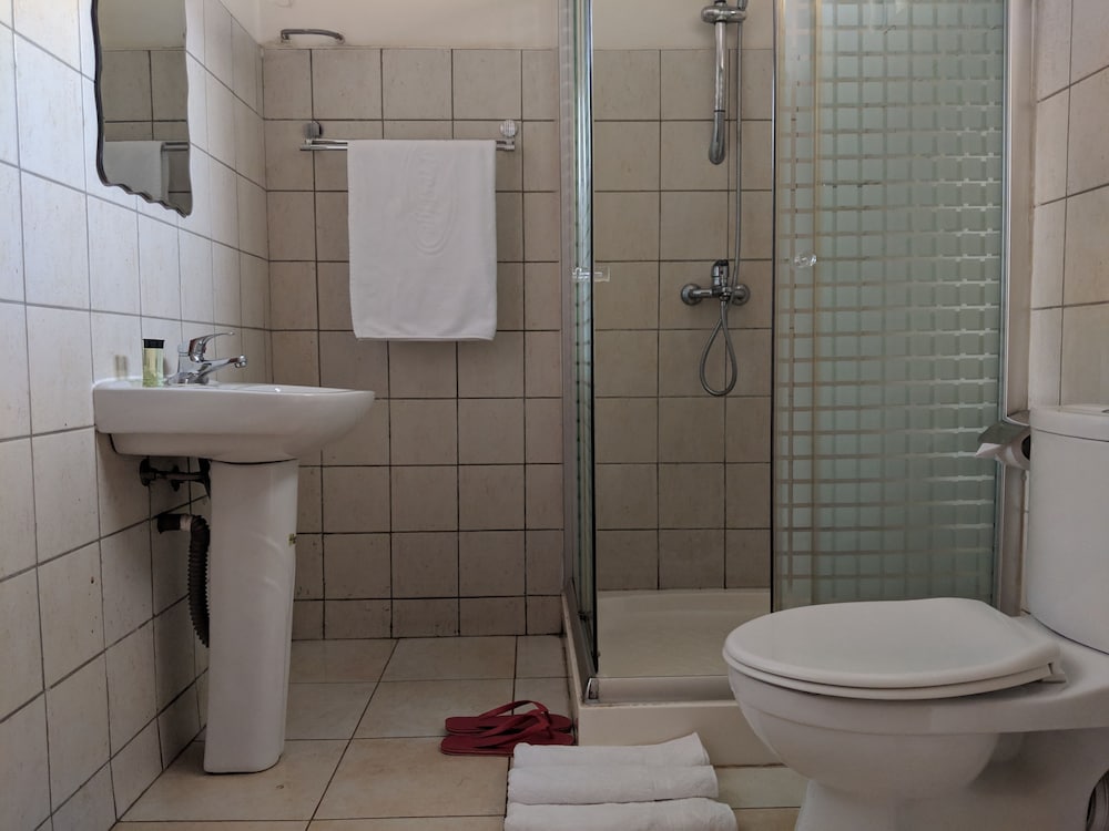 Prestige Hotel Suites 48/50