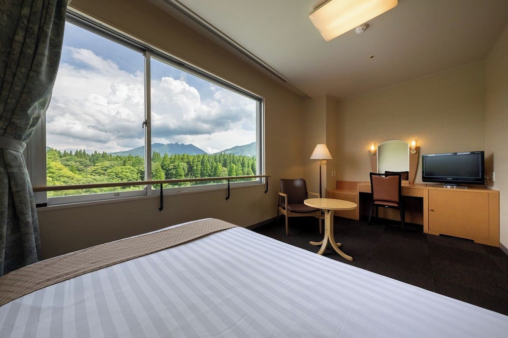 Semi Room, Semi Double Bed, Private Bathroom
