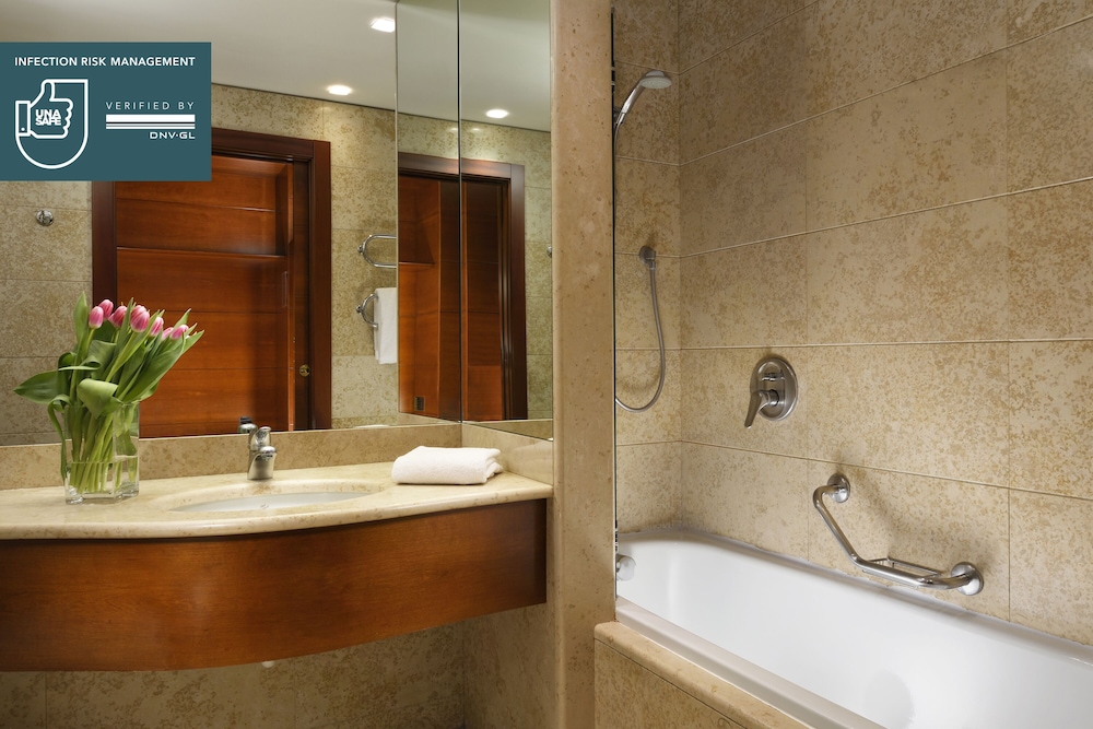 Unahotels Cusani Milan 13/69