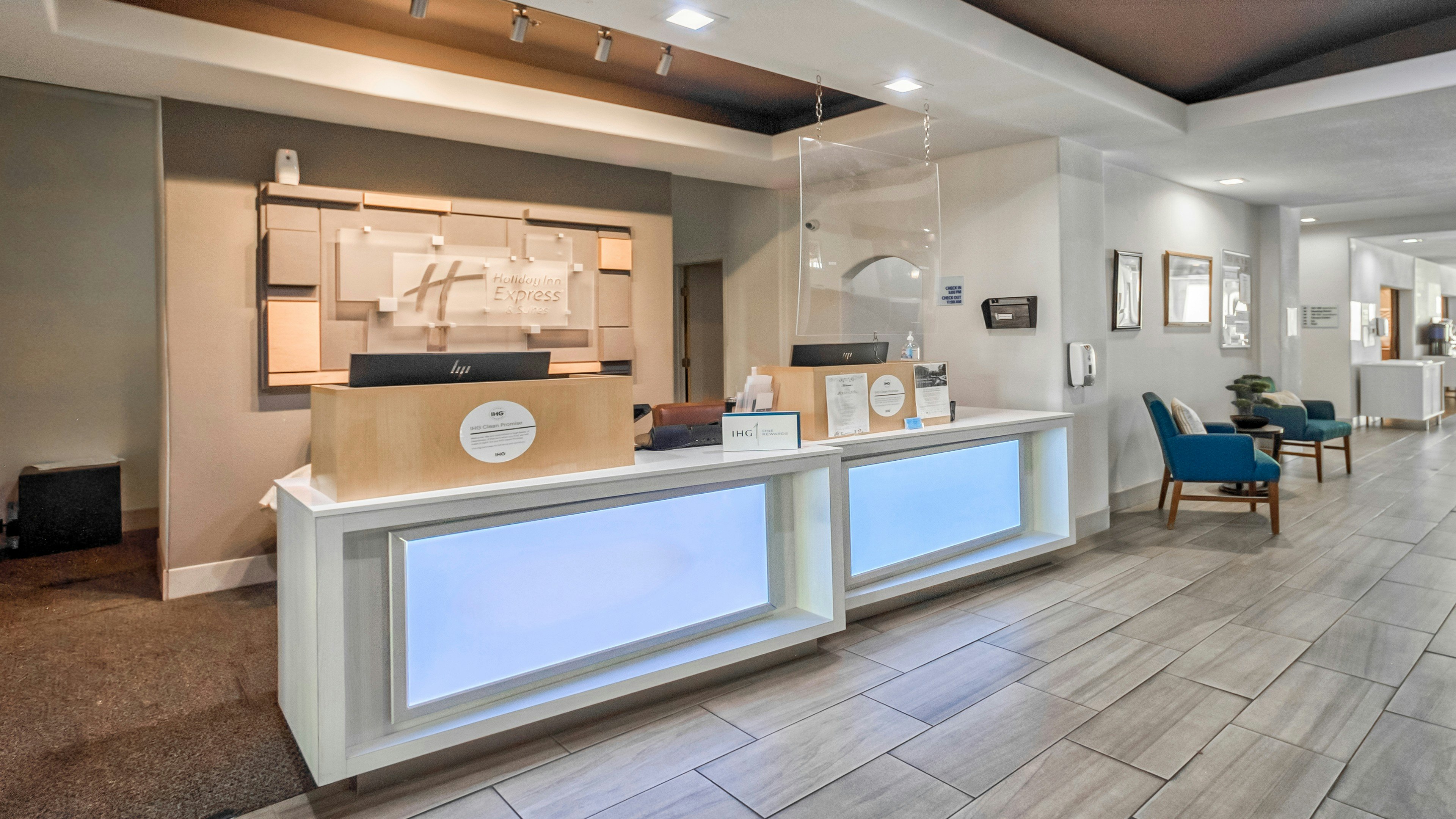 Holiday Inn Express Suites Beeville 17/76