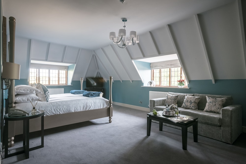 Hogarth S Stone Manor 26/73