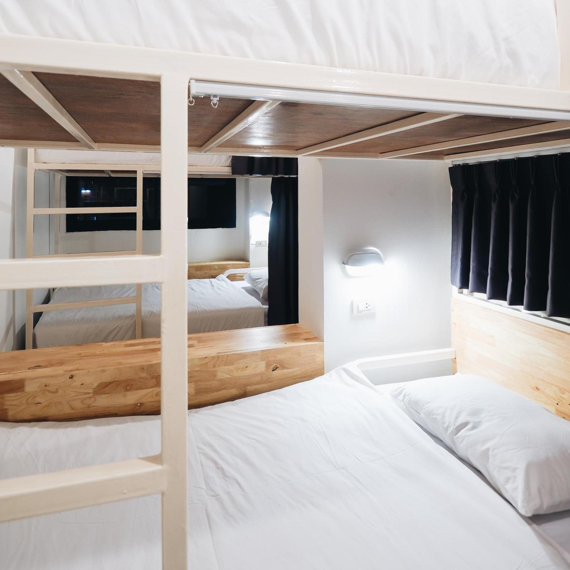 سكن مشترك مختلط، Loyy Hotel 3/10