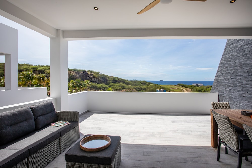 The Reef at Blue Bay Golf & Beach Resort 15/50