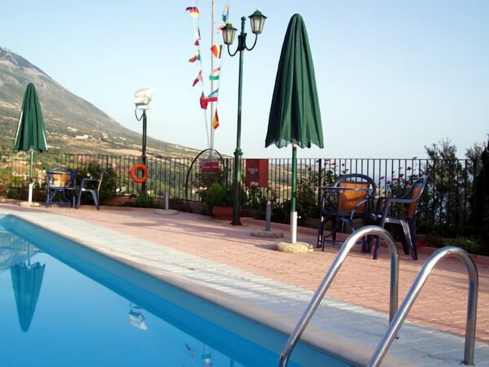Garbis Villas 26/50