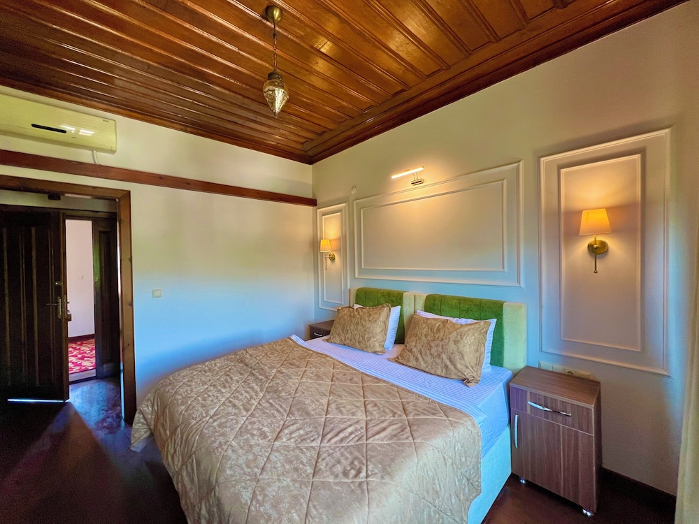 STANDARD, DOUBLE OR TWIN BED, SEA VIEW
