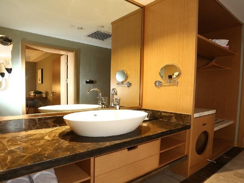 GreenTree Eastern Jinzhong Pingyao Ancient City Visitor Center Hotel 47/49
