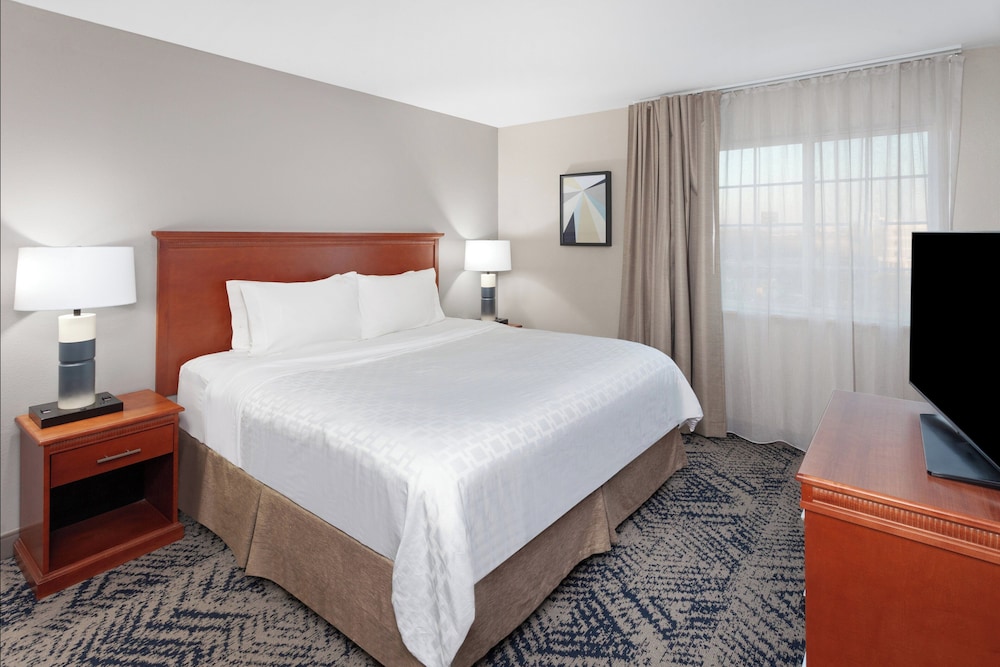 Candlewood Suites Louisville North 17/67