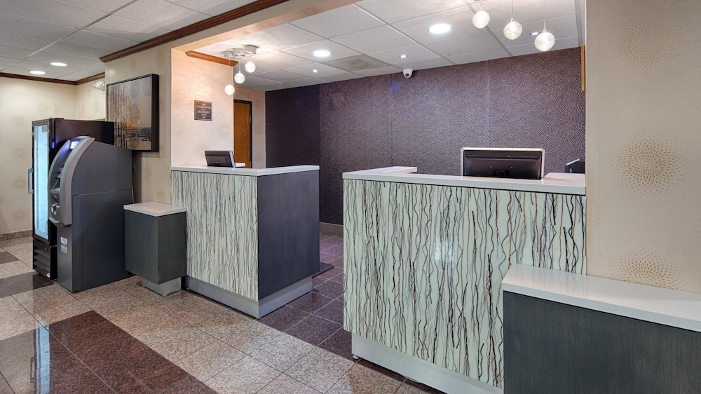 Best Western Plus Richmond Airport Hotel 4/30
