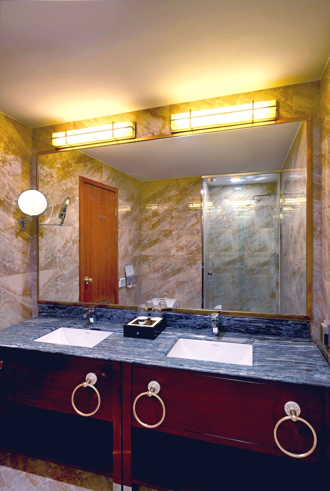 Goldone Hotel And Suites 15/72