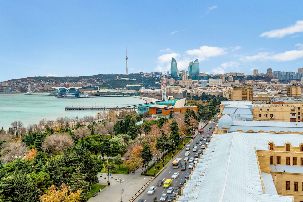 Radisson hotel Baku 76/80