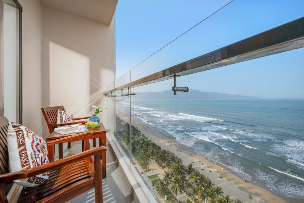 Balcona Hotel Da Nang 38/72