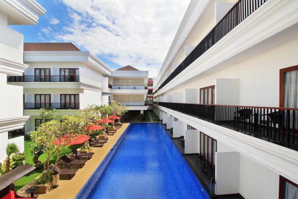 Grand Palace Hotel Sanur Bali 40/41