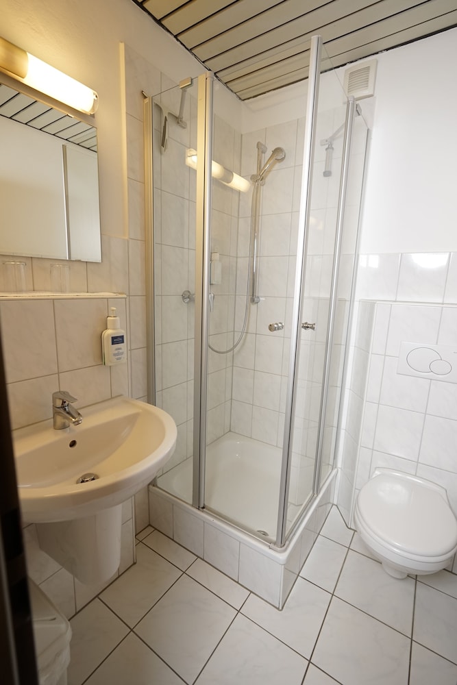 MD-RABE'S HOTEL KIEL 37/49