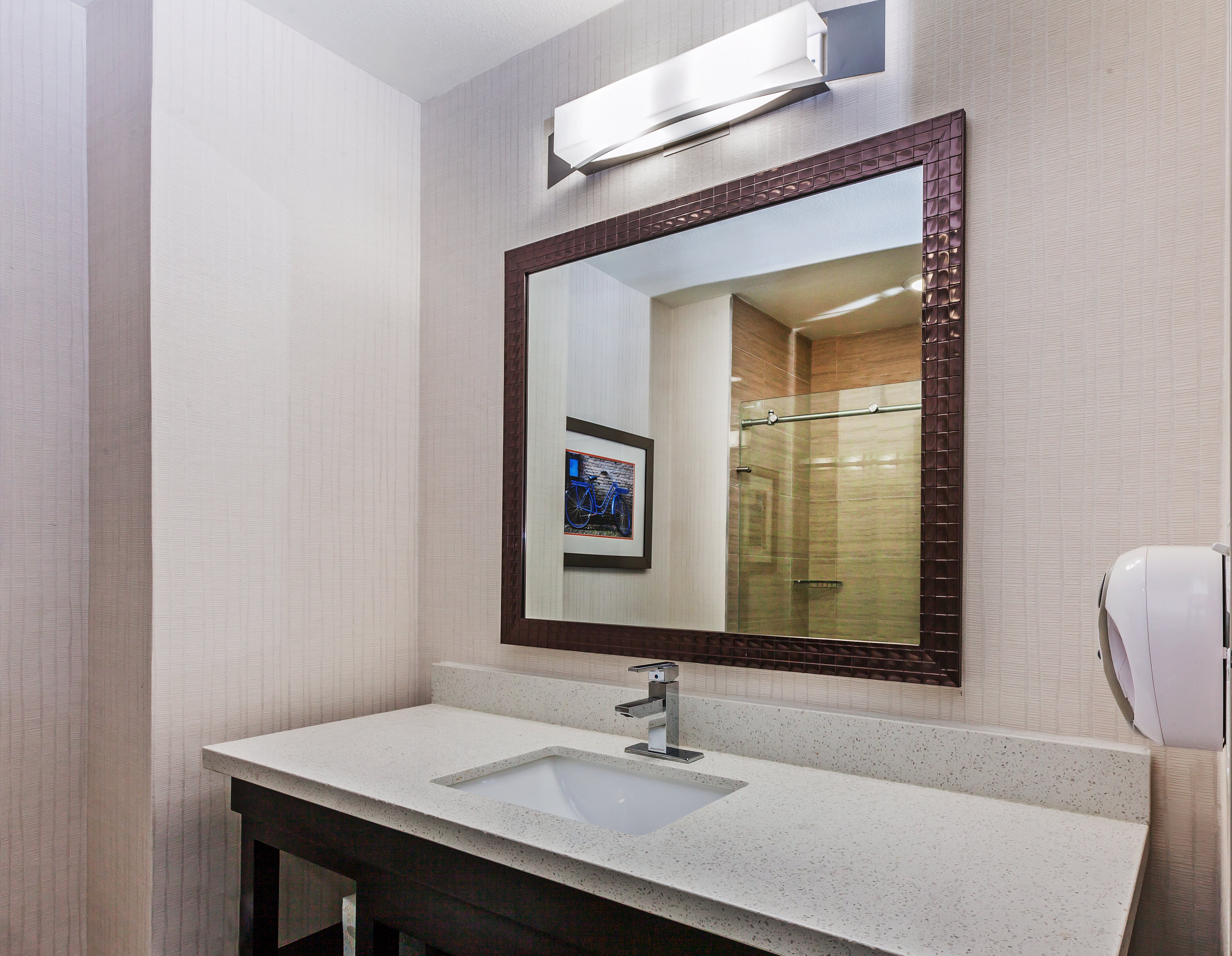 جناح ديلوكس بسرير كينج