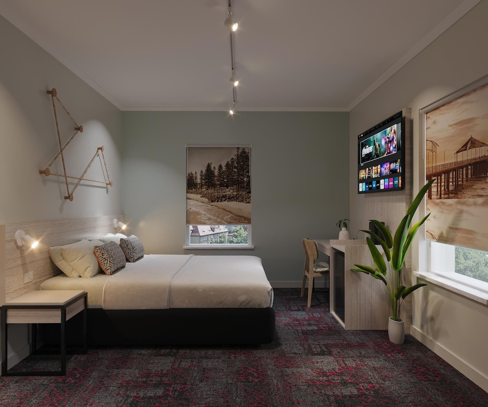 Esplanade, Suite, Queen Bed, Ocean View
