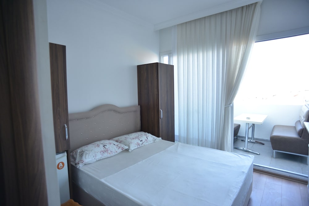 Yesilyurt Residence 10/22