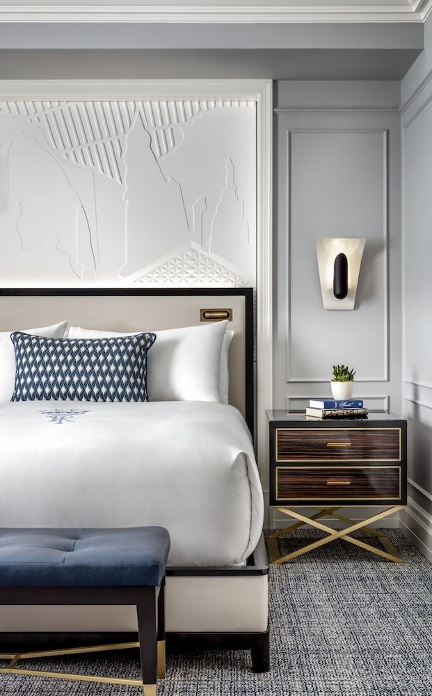 Fairmont Gold, Studio, Suite, King Bed, Club Lounge Access