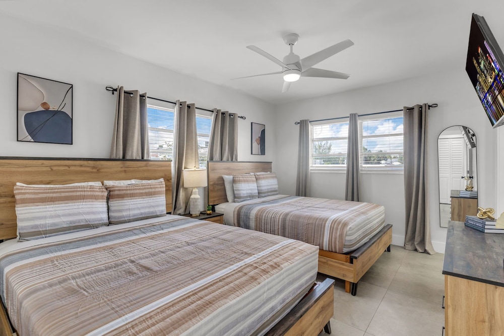 Bayview Regency Apartments By Lowkl 12/50