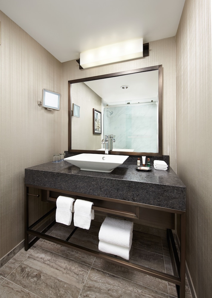 Sheraton Gateway Los Angeles Hotel 15/65