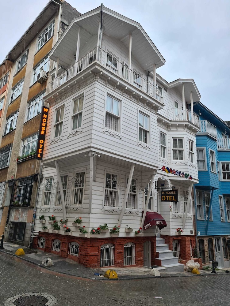 W. House Kadikoy 3/60