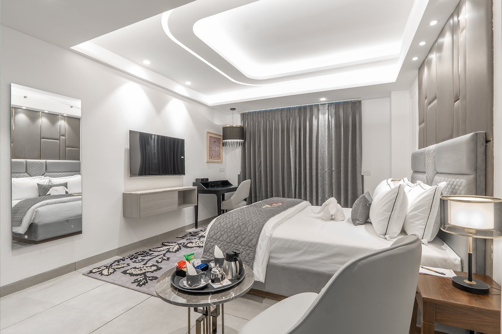 Mastiff Select Mandavya Dharamkot, McLeodganj 49/61