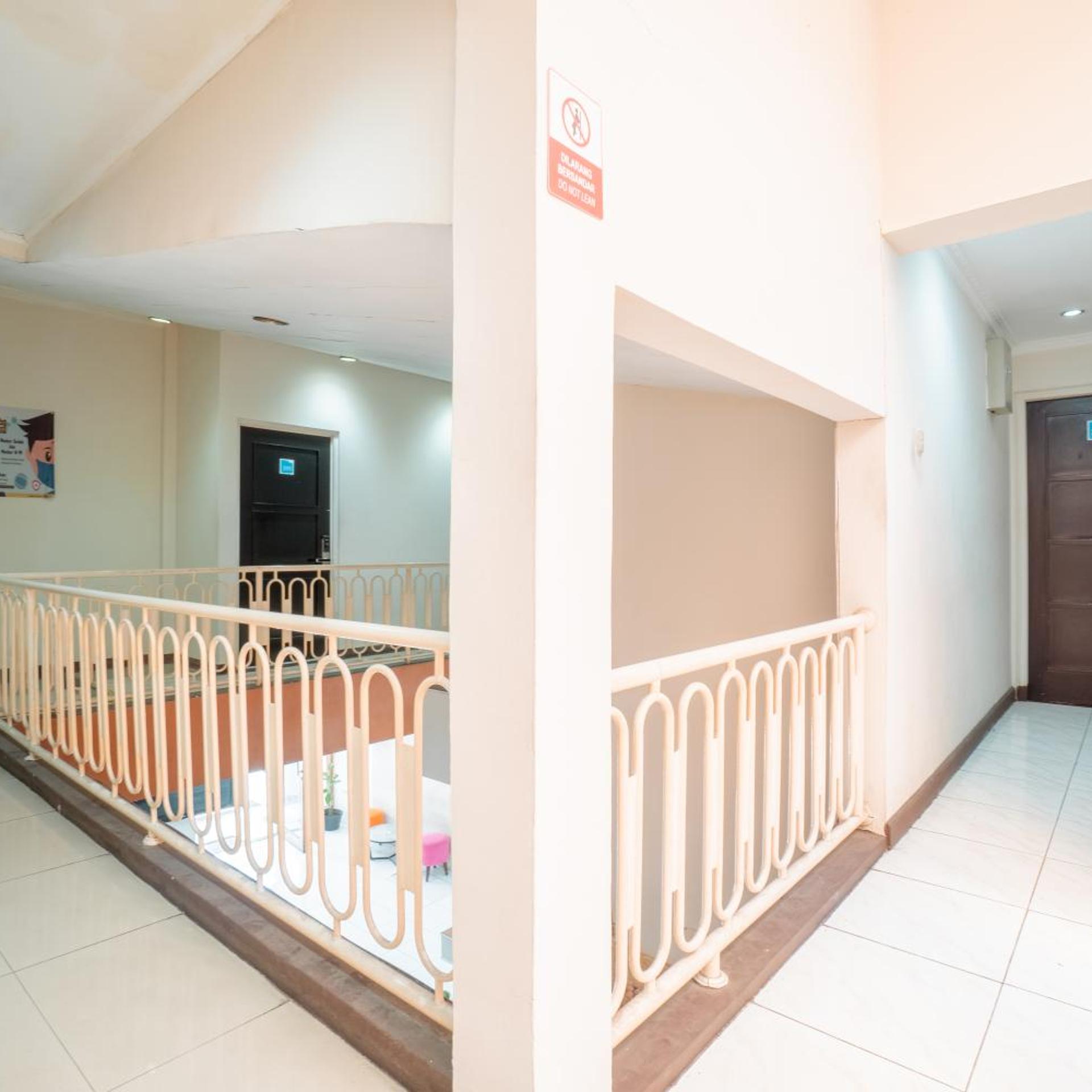 Rehat at Hotel 10 Buah Batu 12/50