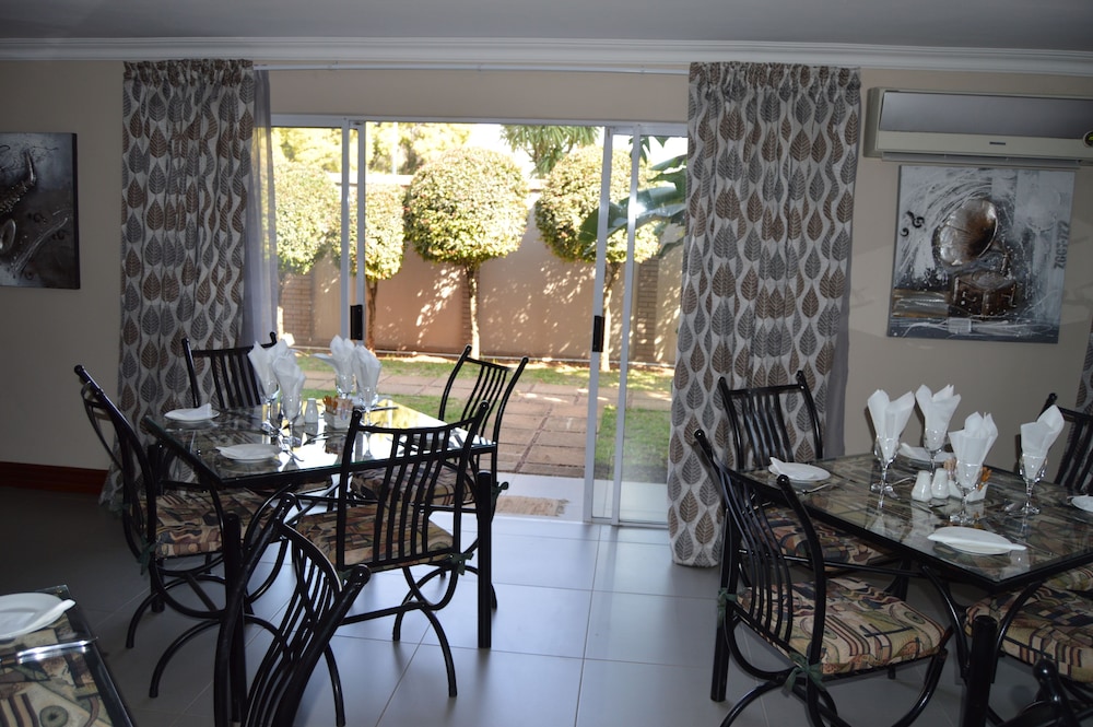 Airport Gardens Boutique Hotel 46/68