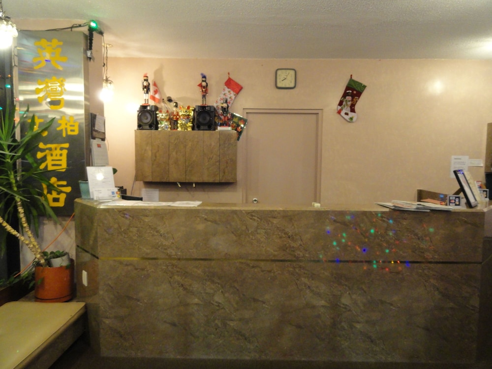 English Bay Hotel 5/62