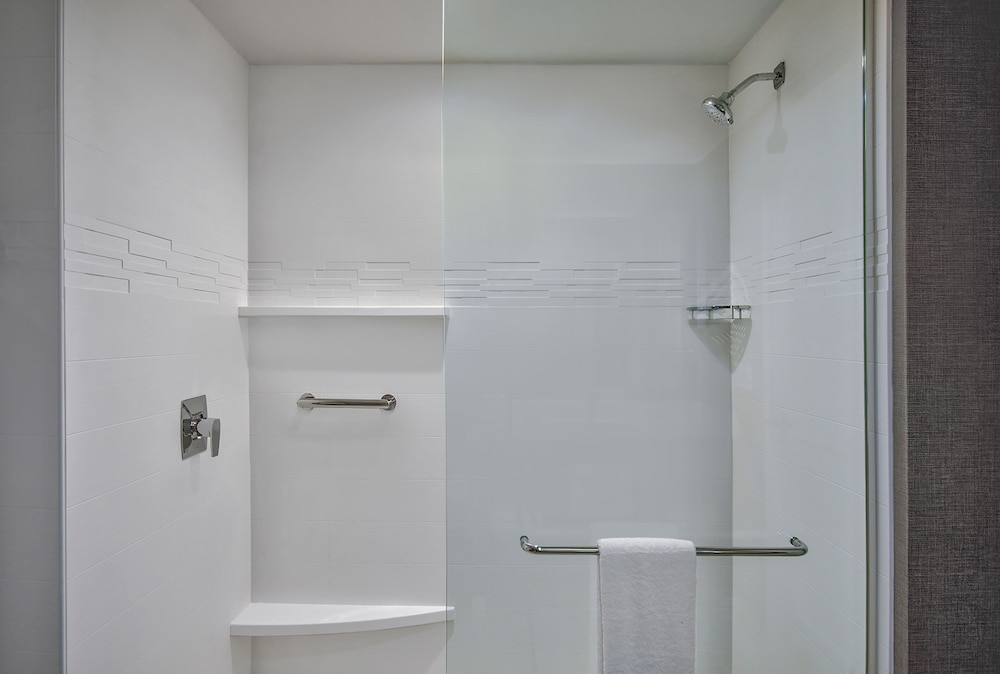Residence Inn by Marriott Orlando at Flamingo Crossings Town Center 43/45