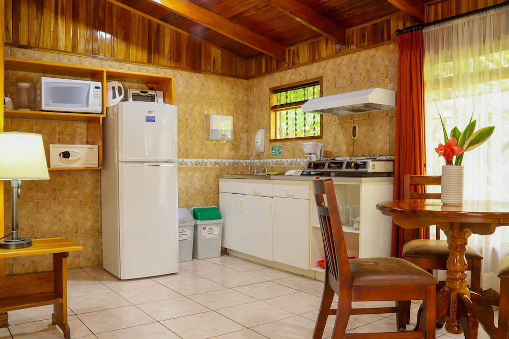 Cabana Los Pinos Hotel 7/42