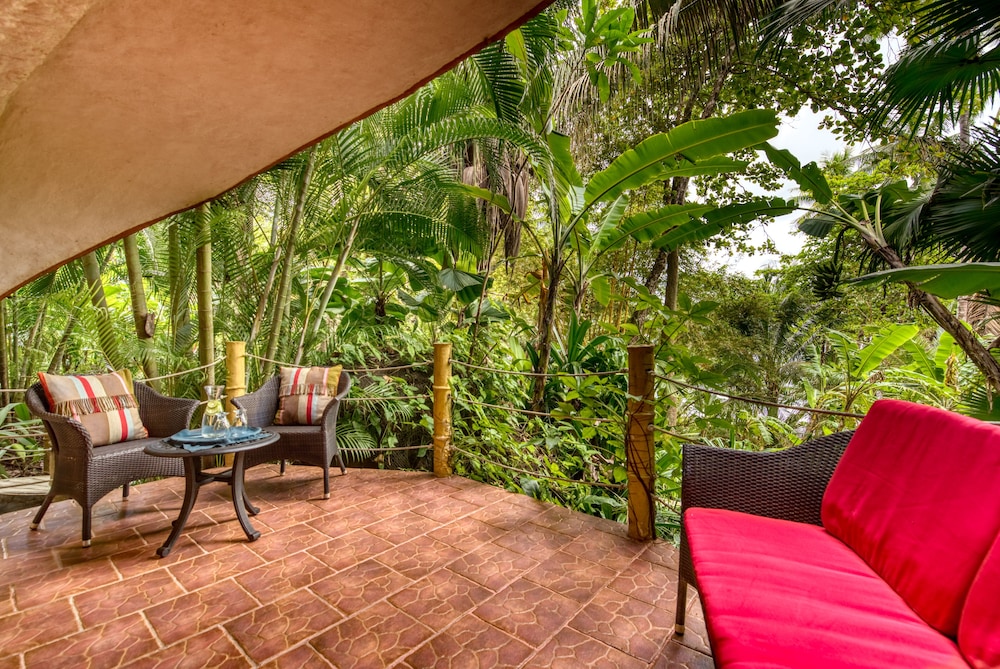Ylang Ylang Beach Resort 60/78