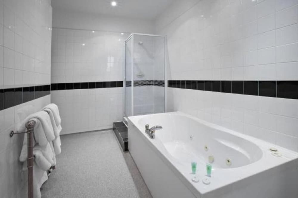 Executive, Double Bed, North Stafford Hotel 4/4