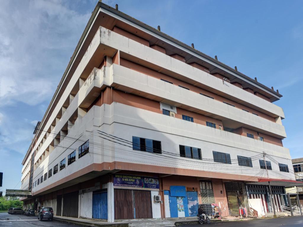 OYO 1178 Plaza Hotel Tanjung Pinang 4/50