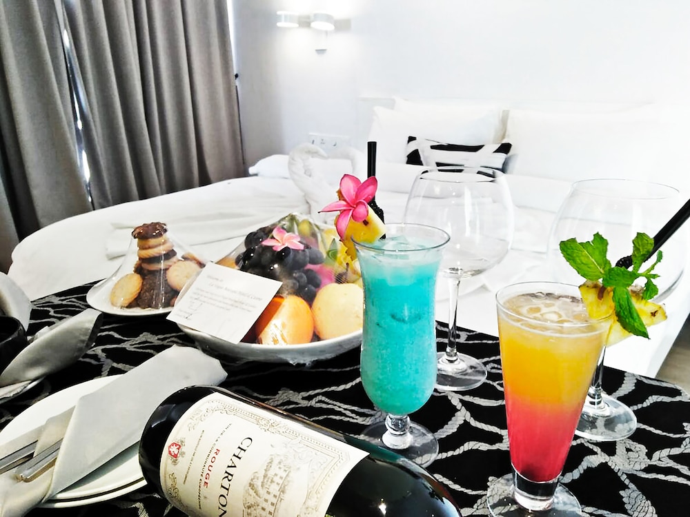 La Vogue Boutique Hotel & Casino 64/67