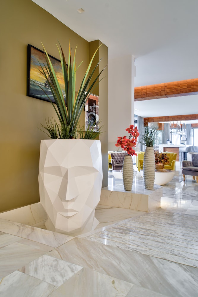 POSEIDON HOTEL 44/71