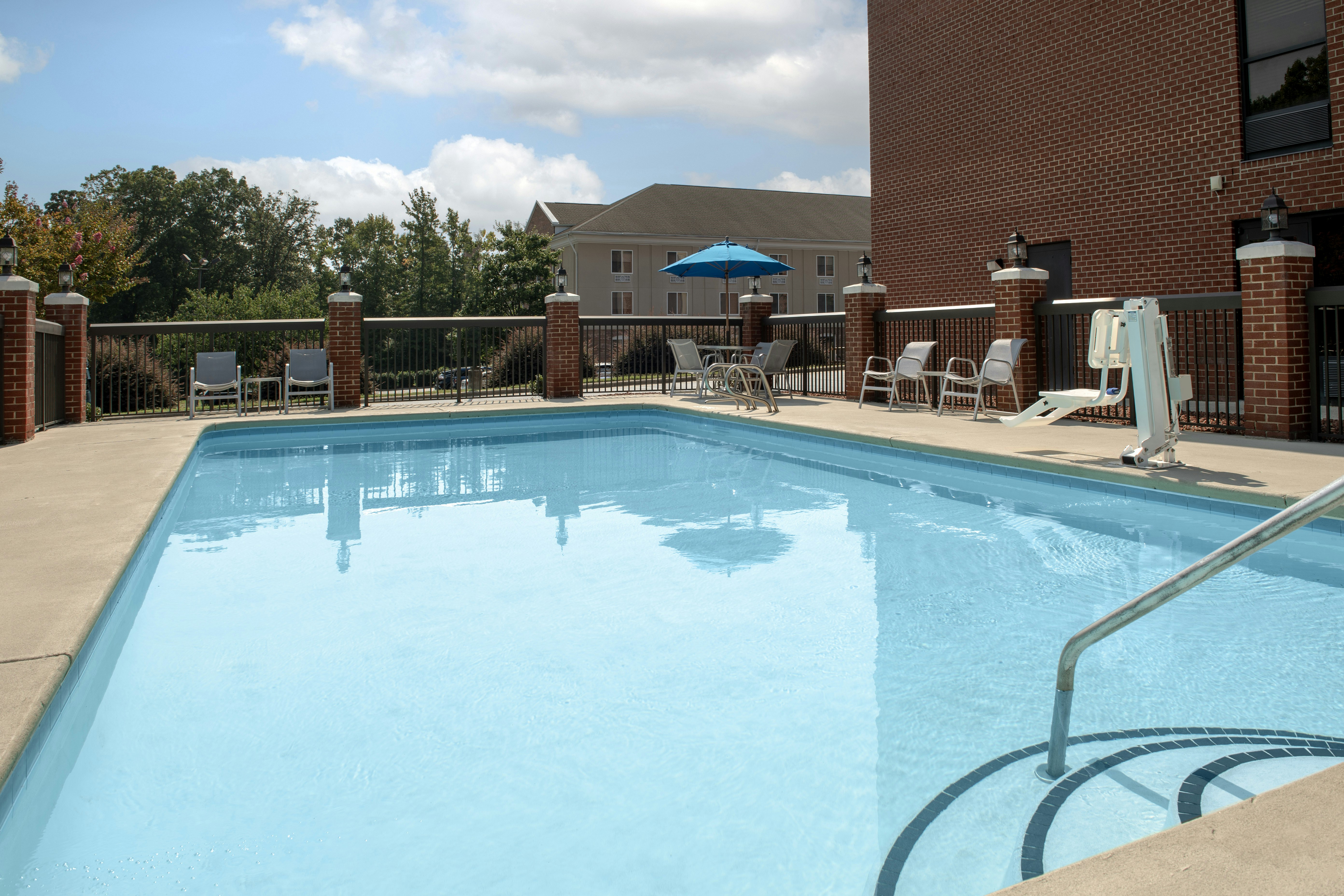 Hampton Inn High Point 32/52