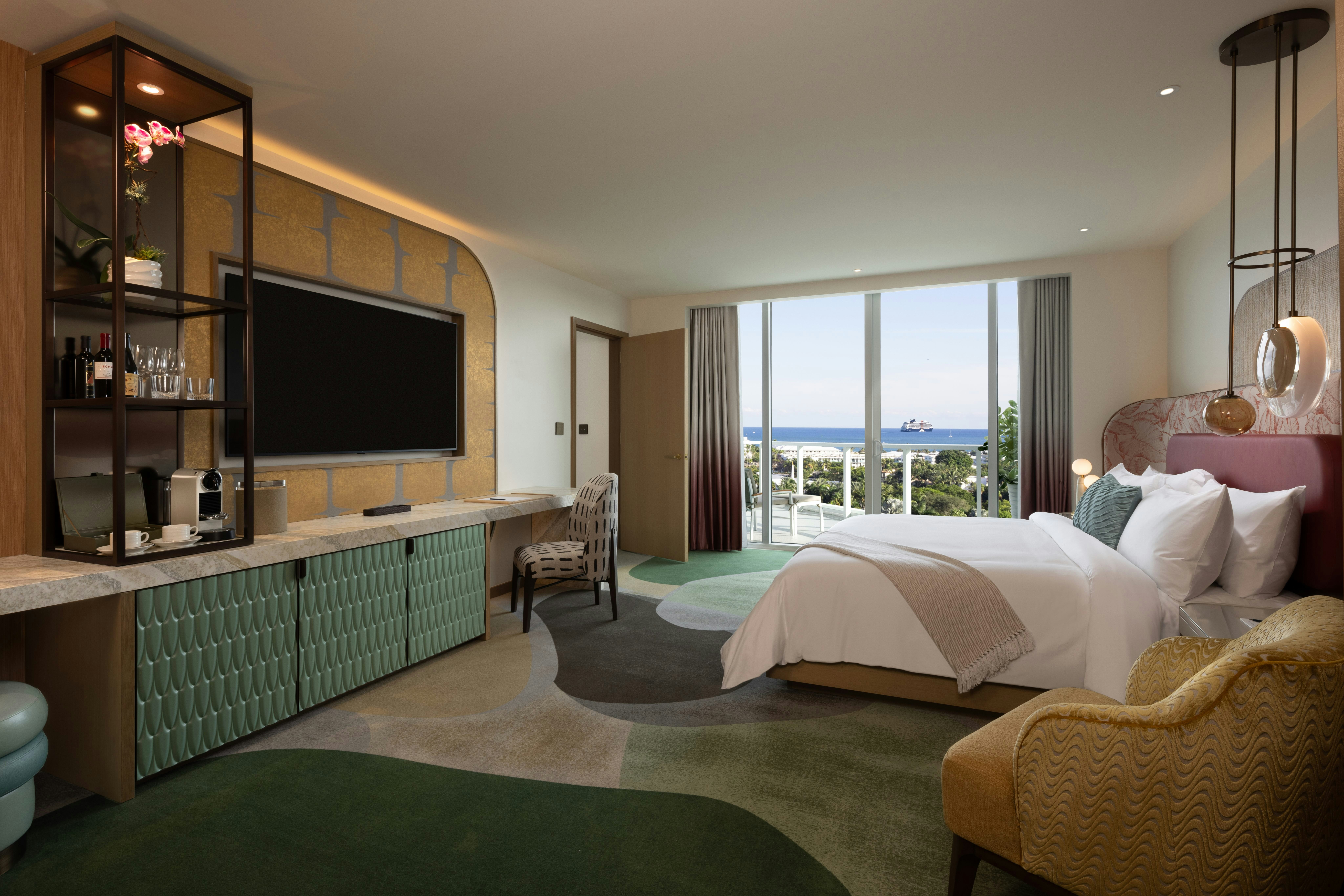 Suite, King Bed, Intracoastal View